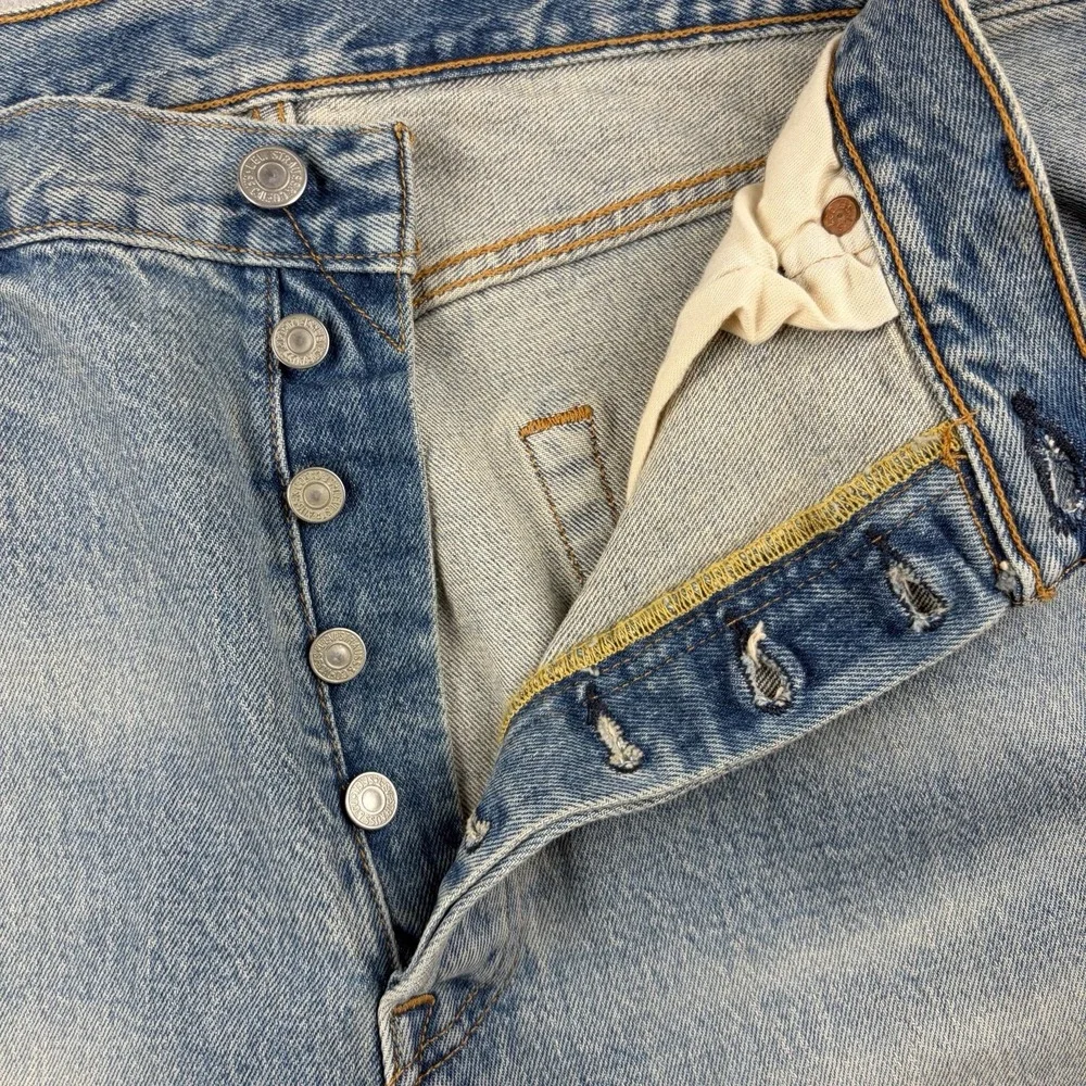 Levi's 501 Jeans Men's 36x29 Light Wash Button Fly Straight Leg